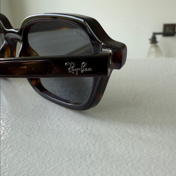 Ray-Ban Tortoise Shell Sunglasses - Picture 7 of 7
